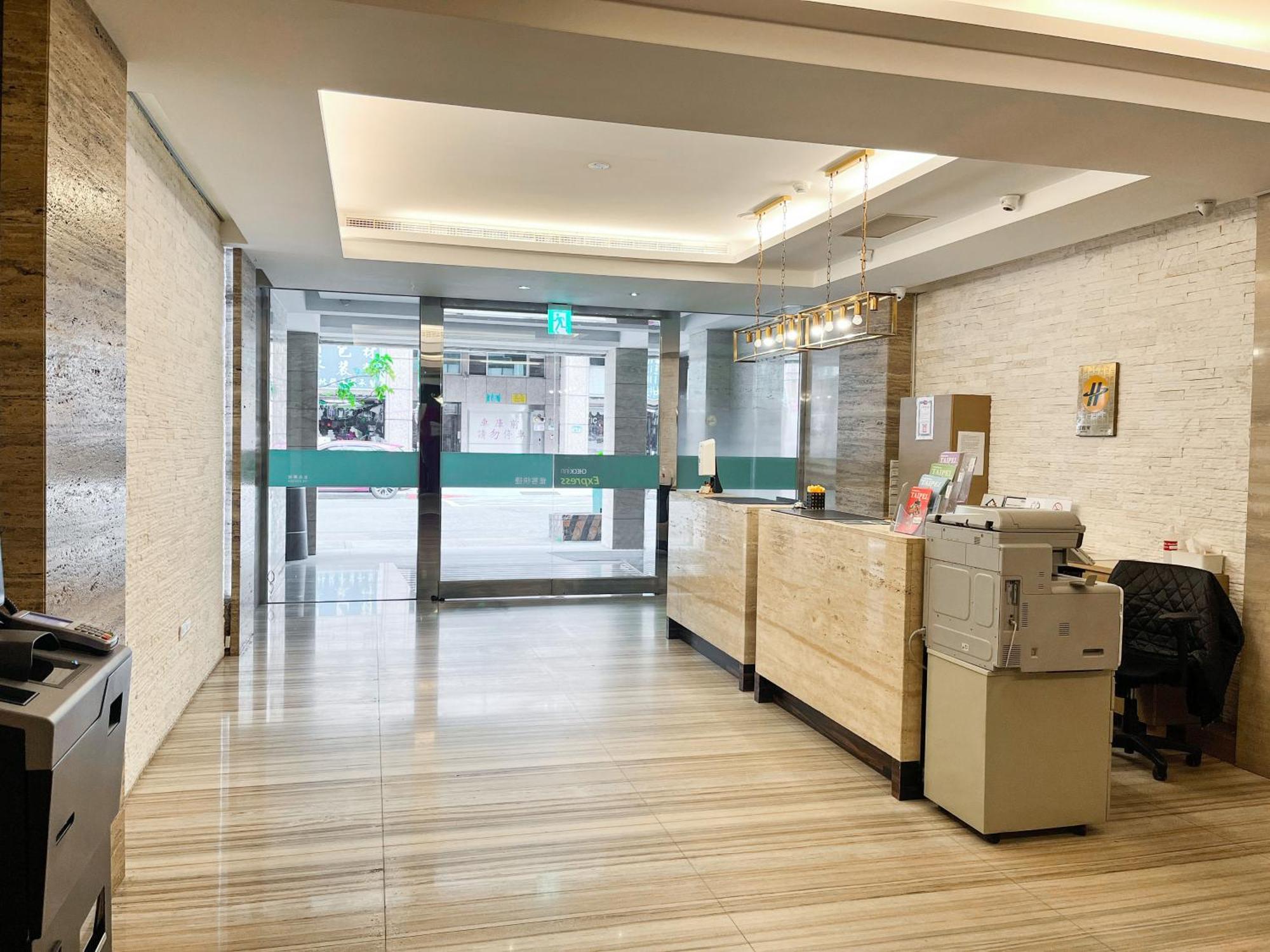 Check Inn Express Taipei Station Exterior photo